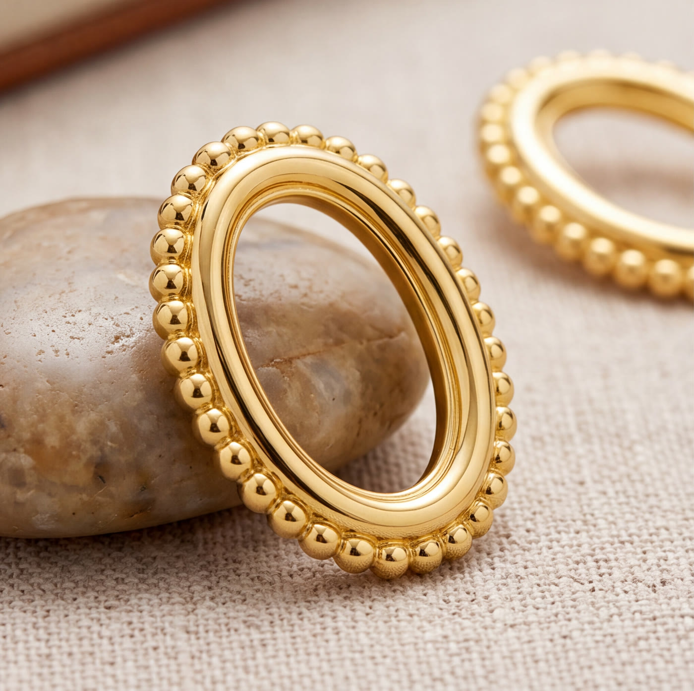 BRINCO OVAL VAZADO DOURADO ROCCHA JOIAS - Imagem 3