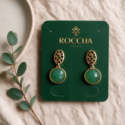 BRINCO PEDRA NATURAL COR "VERDE" BANHADO A OURO