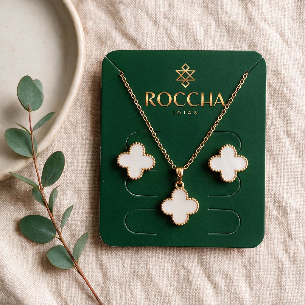 CONJUNTO COLAR E BRINCOS DE TREVO BRANCO BANHADO A OURO